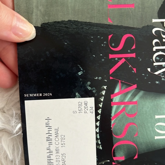 Esquire and Elle Magazines - Picture 7 of 10